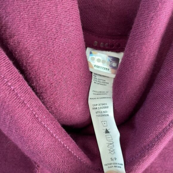 𝅺Diadora Cowl Neck Sweater Size Small Purple with Gold Accents - Picture 4 of 6